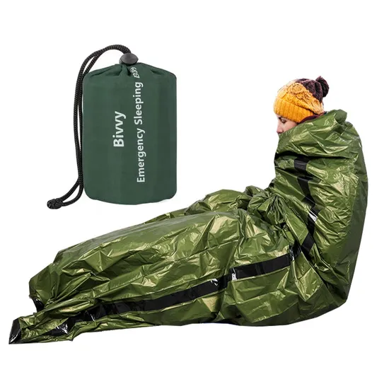 Capa de chuva descartável PE para adultos Folha de alumínio personalizada para sobrevivência térmica reflexiva Poncho de chuva de emergência